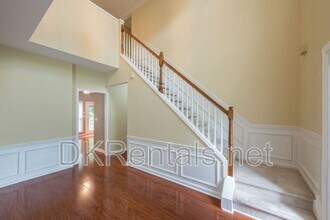 1404 Wickenby Ct in Dunwoody, GA - Building Photo - Building Photo