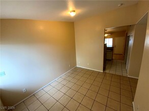 3873 Soda Springs Dr in Las Vegas, NV - Building Photo - Building Photo