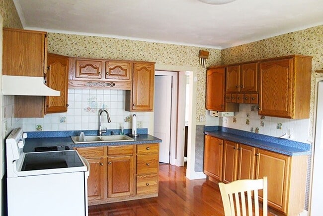 property at 1859 Northampton St