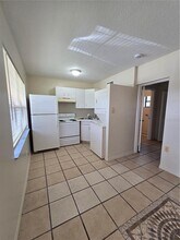 2150 Barbara Dr in St. Cloud, FL - Building Photo - Building Photo