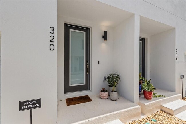 320 15th St N in St. Petersburg, FL - Building Photo - Building Photo