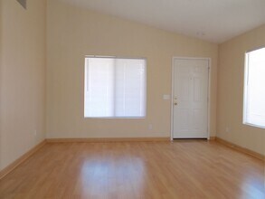 901 Oak Island Dr in North Las Vegas, NV - Building Photo - Building Photo