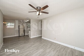 7916 Bahia Ave in Tampa, FL - Building Photo - Building Photo