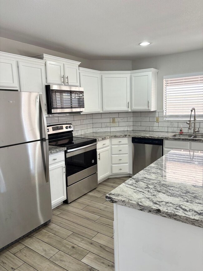 2703 E Kenwood St in Mesa, AZ - Building Photo - Building Photo