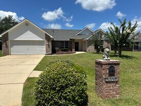 3077 Border Creek Dr in Crestview, FL - Building Photo