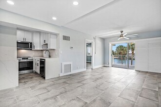 629 SE 19th Ave in Deerfield Beach, FL - Building Photo - Building Photo