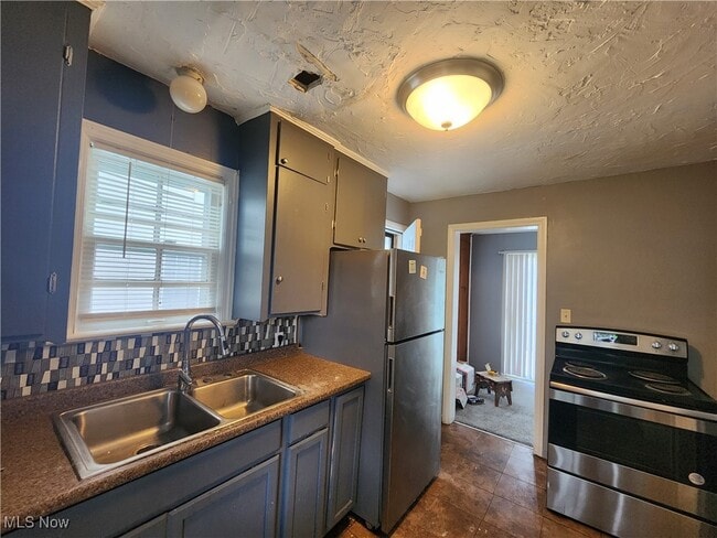 17204 Walden Ave in Cleveland, OH - Building Photo - Building Photo