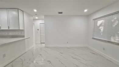 1825 Scott St in Hollywood, FL - Building Photo - Building Photo