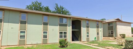 300 Mann Rd in Laredo, TX - Building Photo - Building Photo