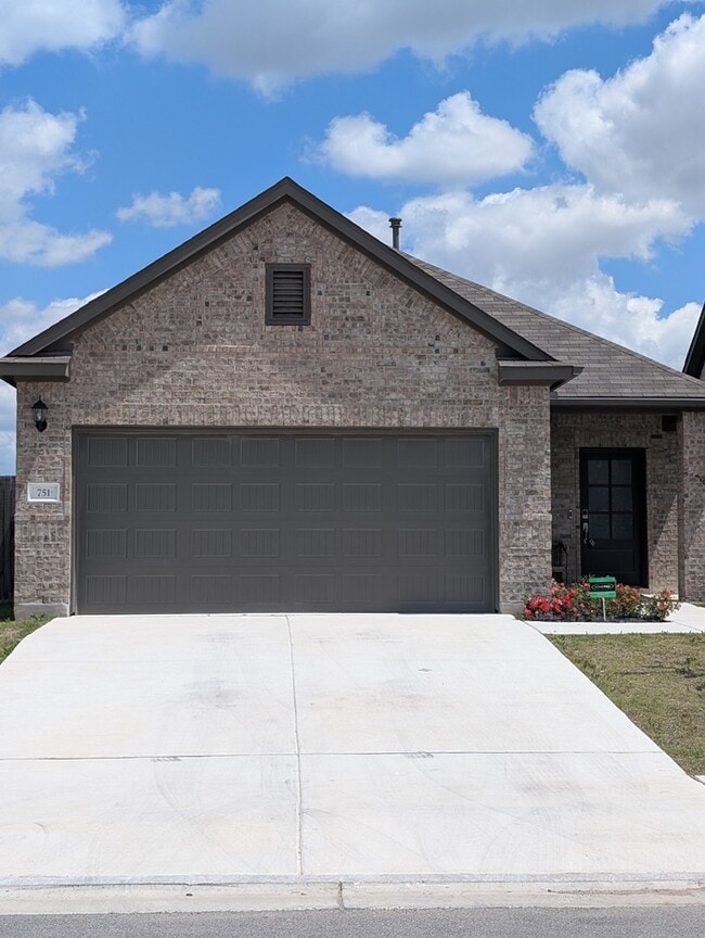 property at 751 Papaya Dr