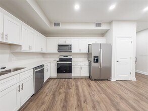 13 NE 1st Ave-Unit -2 in Ocala, FL - Building Photo - Building Photo