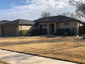 5736 Bonnie Dr in Watauga, TX - Building Photo - Building Photo