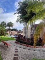 9970 SW 88th St in Miami, FL - Building Photo