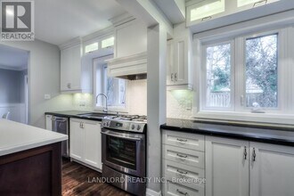 525 Russell Hill Rd in Toronto, ON - Building Photo - Building Photo