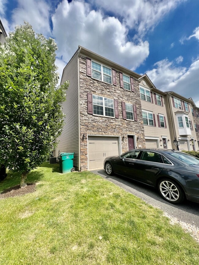 40 Barrington Ct in Bridgeport, WV - Building Photo - Building Photo