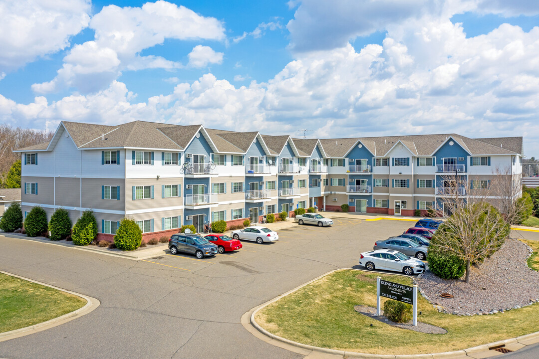 Keeneland Village Apartments in Sartell, MN - Foto de edificio