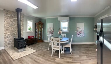 8897 Williams Hwy, Unit In-law Unit in Grants Pass, OR - Building Photo - Building Photo