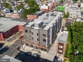 2940 W Thompson St in Philadelphia, PA - Building Photo
