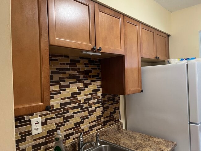 120 Huntington Turnpike in Bridgeport, CT - Building Photo - Building Photo