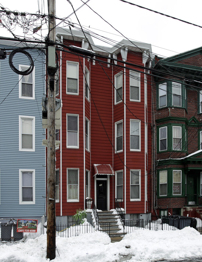 205 Bowers St in Jersey City, NJ - Building Photo - Building Photo