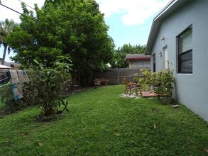 2725 SW 9th St, Unit 1 in Fort Lauderdale, FL - Building Photo - Building Photo