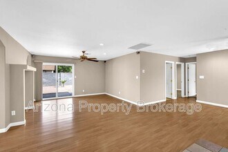 5610 W Grovers Ave in Glendale, AZ - Building Photo - Building Photo