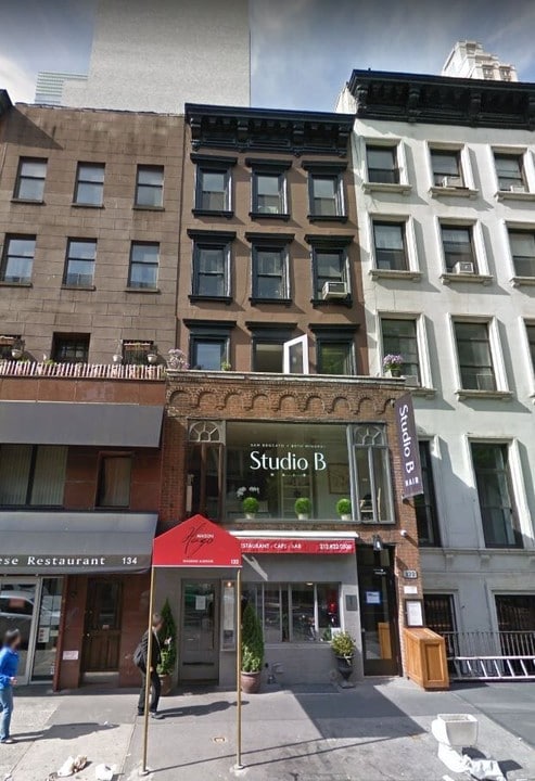 132 East 61st Street in New York, NY - Building Photo