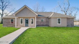 1021 Timber Trails Rd in Breaux Bridge, LA - Building Photo