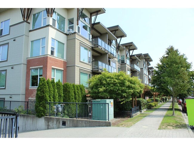 33539-33539 Holland Ave