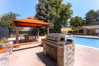 Building Photo - Hunters Cove Apartamentos in Denver, Colorado
