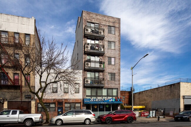 3914 8th Ave in Brooklyn, NY - Building Photo - Building Photo