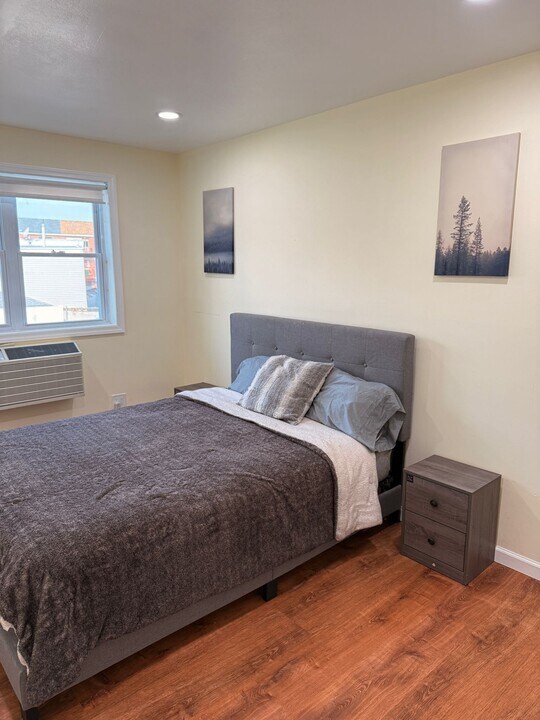3128 46th St, Unit 2Floor in Astoria, NY - Foto de edificio