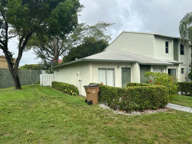 860 Crystal Lake Dr in Pompano Beach, FL - Building Photo - Building Photo