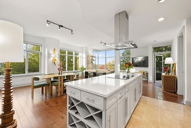 Ashton South End in Charlotte, NC - Building Photo - Building Photo