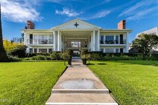 681 S Orange Grove Blvd in Pasadena, CA - Building Photo