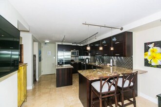 1765 Ala Moana Blvd in Honolulu, HI - Foto de edificio - Building Photo