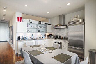 360 Newbury St, Unit 502 in Boston, MA - Foto de edificio - Building Photo