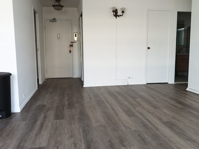 5757 N Sheridan Rd, Unit C in Chicago, IL - Building Photo - Building Photo