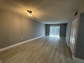1337 NW 1st St, Unit #6 in Miami, FL - Building Photo - Building Photo
