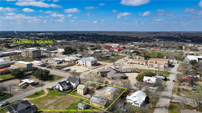 204 E Buck St in Caldwell, TX - Building Photo - Building Photo