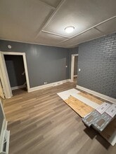 407 E Vine St in Millville, NJ - Foto de edificio - Building Photo