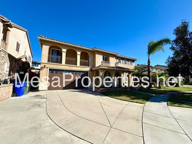 7401 Roundhill Pl in Rancho Cucamonga, CA - Building Photo - Building Photo