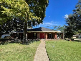 5293 Chenango Dr in Baton Rouge, LA - Building Photo