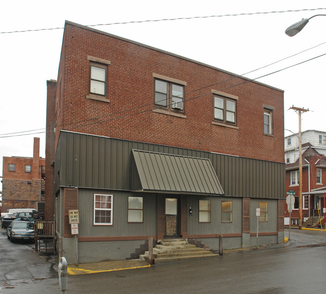 109 Woodlawn Ave in Beckley, WV - Building Photo - Building Photo