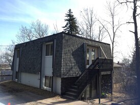 2010 Greysolon Rd in Duluth, MN - Building Photo