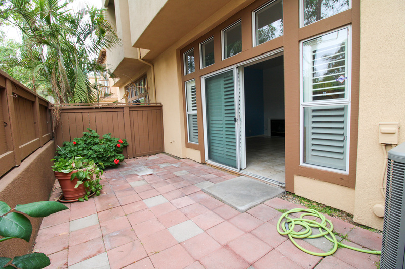 2736 Dunstan Dr in Tustin, CA - Foto de edificio
