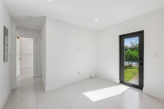 5152 SW 6th St in Coral Gables, FL - Building Photo - Building Photo