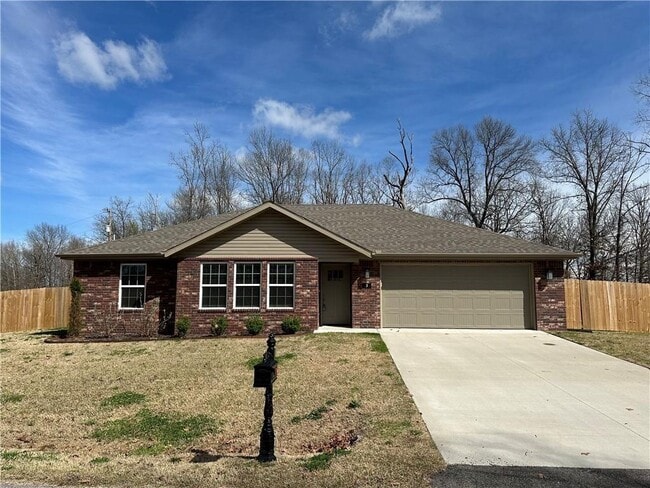 property at 3 S Kirby Dr
