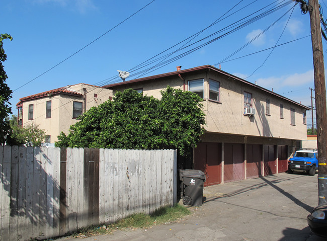 922 Gardenia Ave in Long Beach, CA - Building Photo - Building Photo