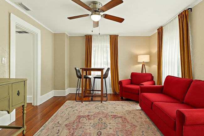 1013 5th St N, Unit 3 - Vintage View Loft